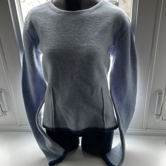 Eddie Bauer 100% lambs wool knit sweater baby blue and darker blue trim Sz M - Picture 1 of 6